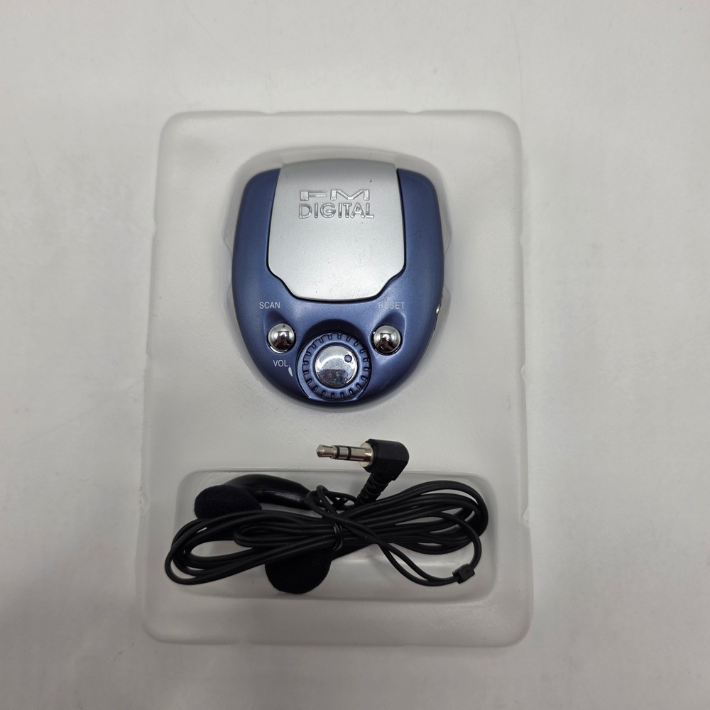 FM Digital Scan Radio Portable Pocket Clip-On Receiver Blue Silver Y2K Earbuds